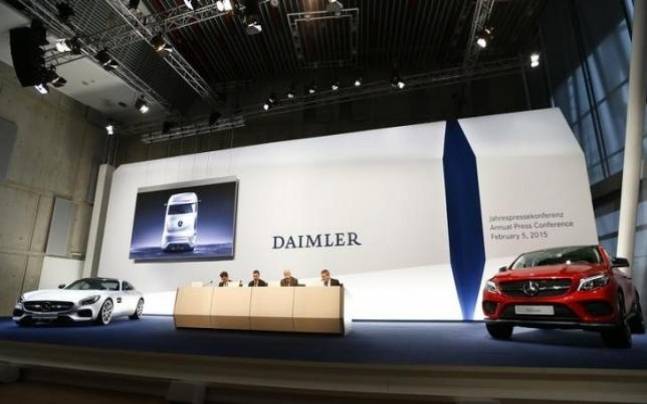 Daimler ponders partnerships with Apple and Google